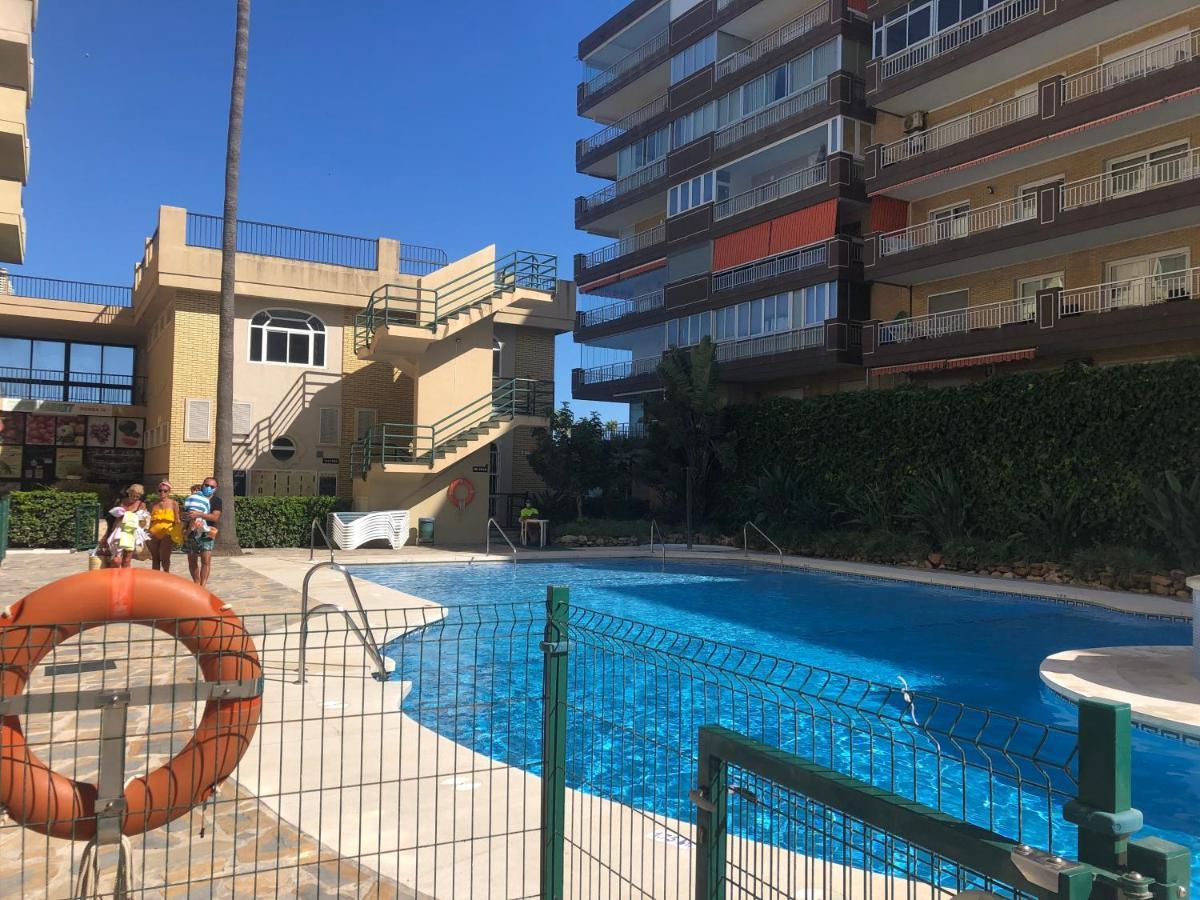 Moderno Apartamento En Primera Linea Paseo Maritimo Fuengirola Bagian luar foto